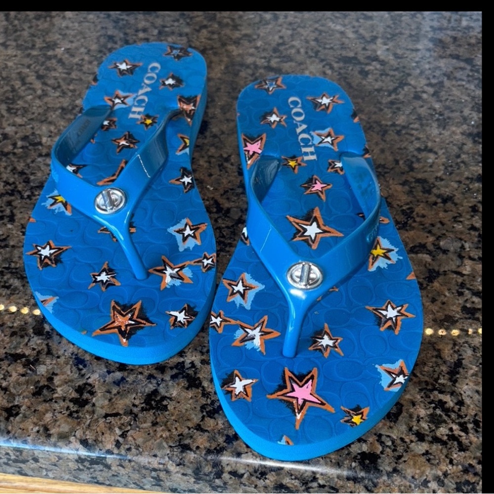 NWOT Coach Blue Star-Patterned Flip Flops